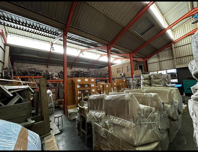 766M² WAREHOUSE TO LET IN KRAMERVILLE